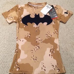 Under Armour Youth Small Heat Gear Batman shirt